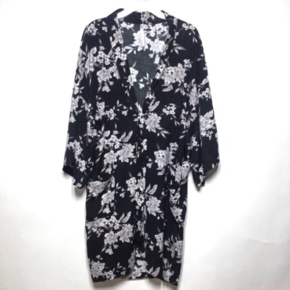 Spiritual Gangster Maya Black White Floral Kimono NWOT - Picture 6 of 12